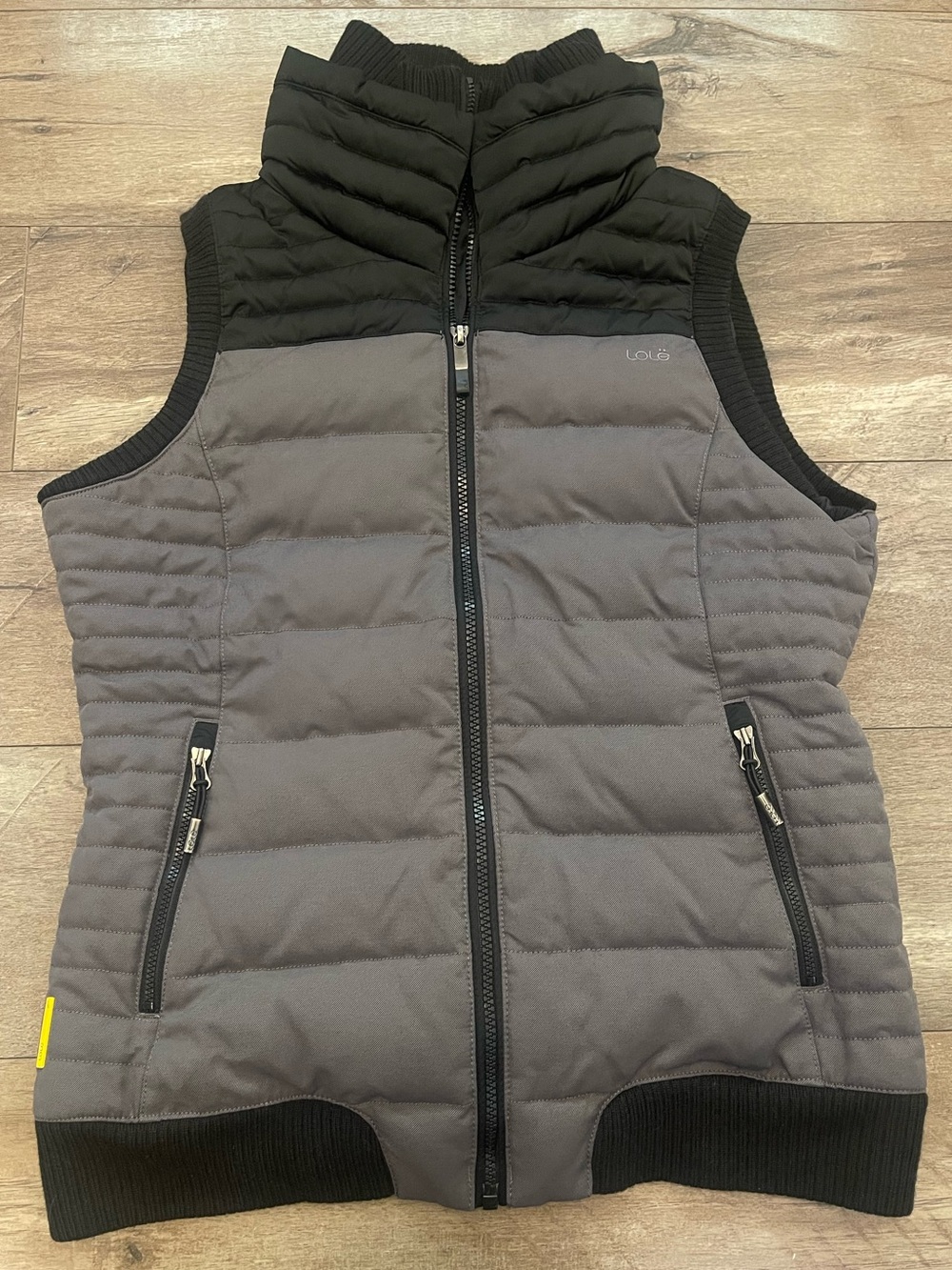 Lolë Brooklyn Down Puffer Vest Women’s M Gray Black Quilted Duck Down